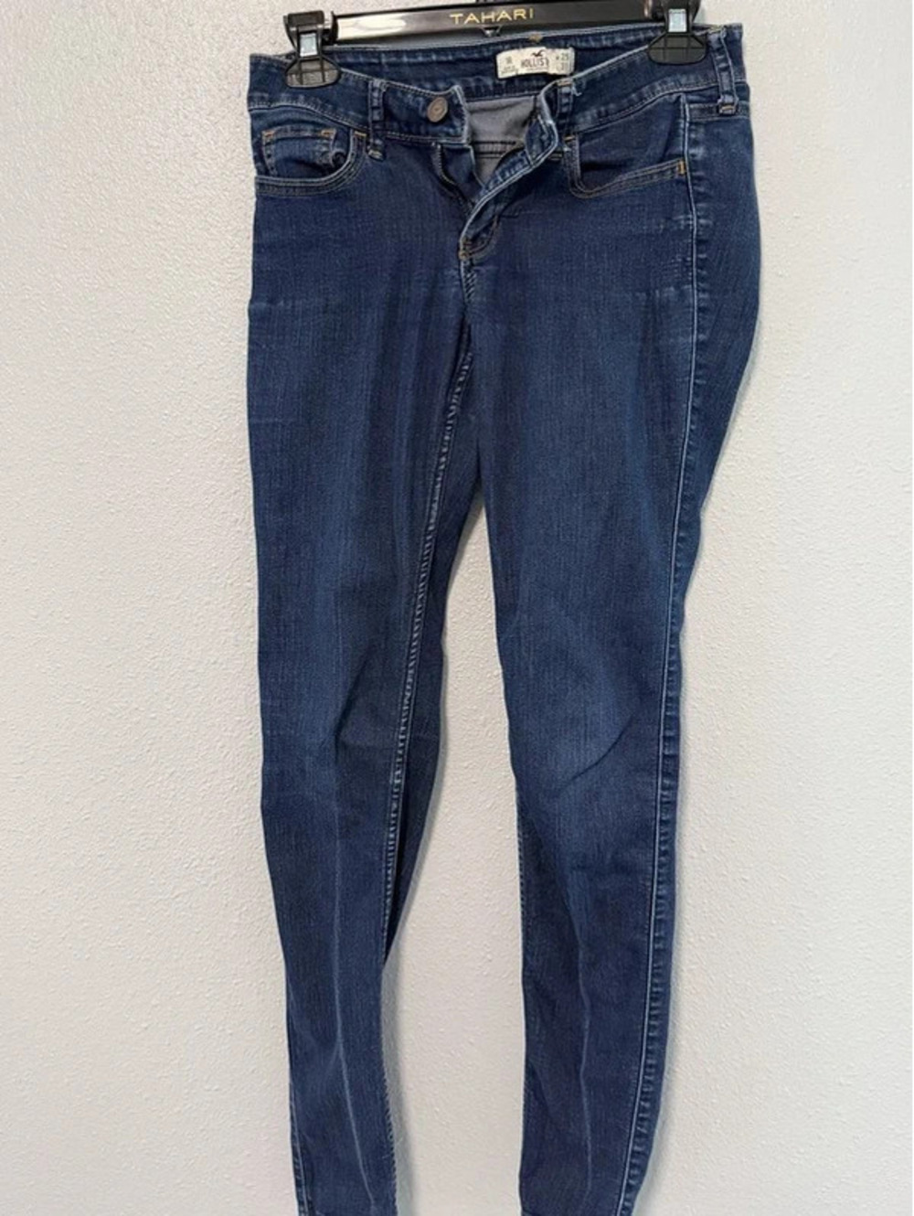 #6026  Hollister Dark Wash Skinny Jeans 1R W25 L31